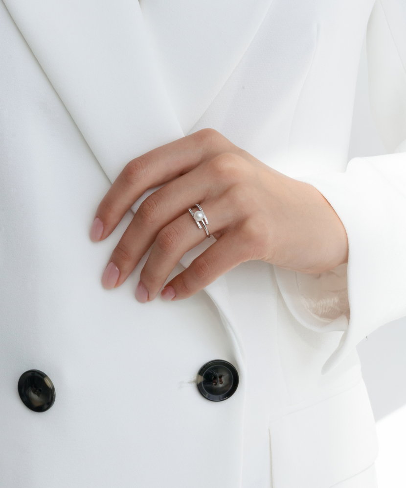 Hõbesõrmus pärli ja tsirkoonidega - Hõbesõrmused - Goldinga