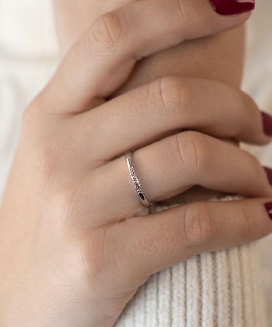 Hõbesõrmus tsirkoonidega - Hõbesõrmused - Goldinga