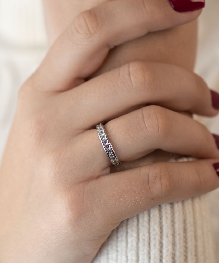 Серебряное кольцо с цирконами