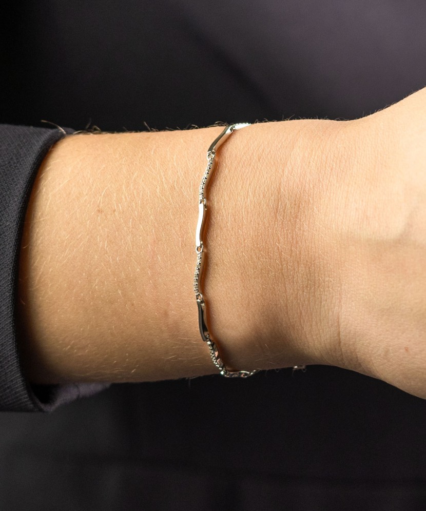 Серебряный браслет с цирконами