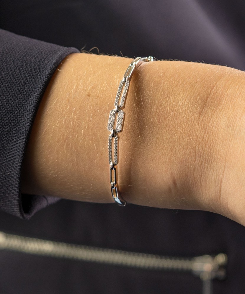 Серебряный жёсткий браслет с цирконами