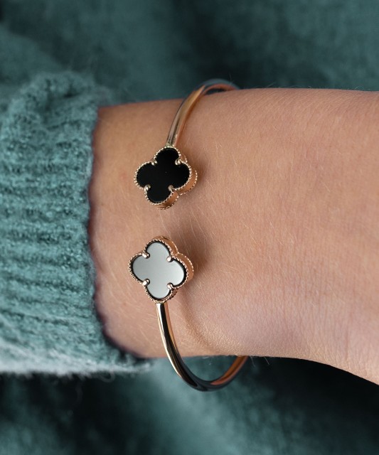 Jäik kullast käevõru koos onixiga - Kullast käeketid - Goldinga