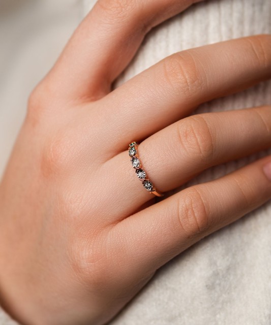 Kuldsõrmus teemantidega