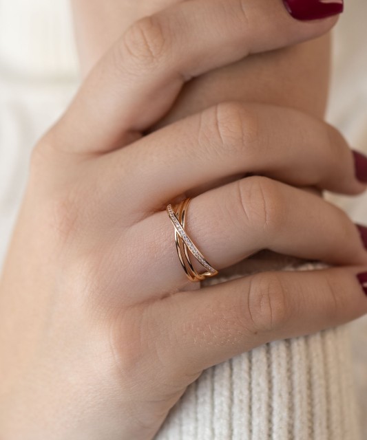 Золотое кольцо с цирконами