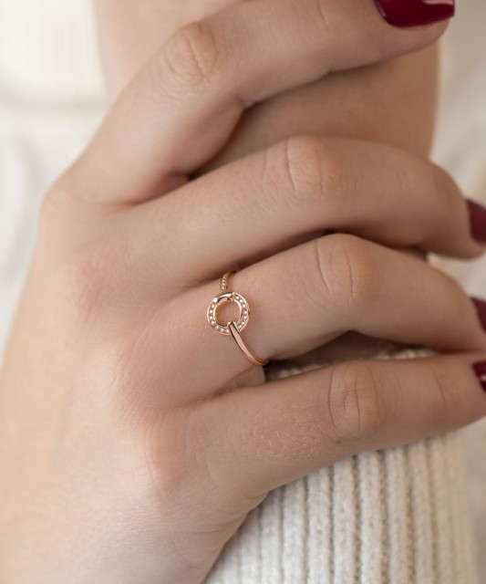 Золотое кольцо с цирконами