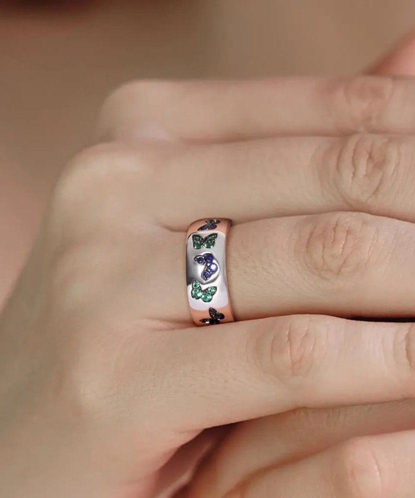 Кольцо из серебра со шпинелями и нано сапфир