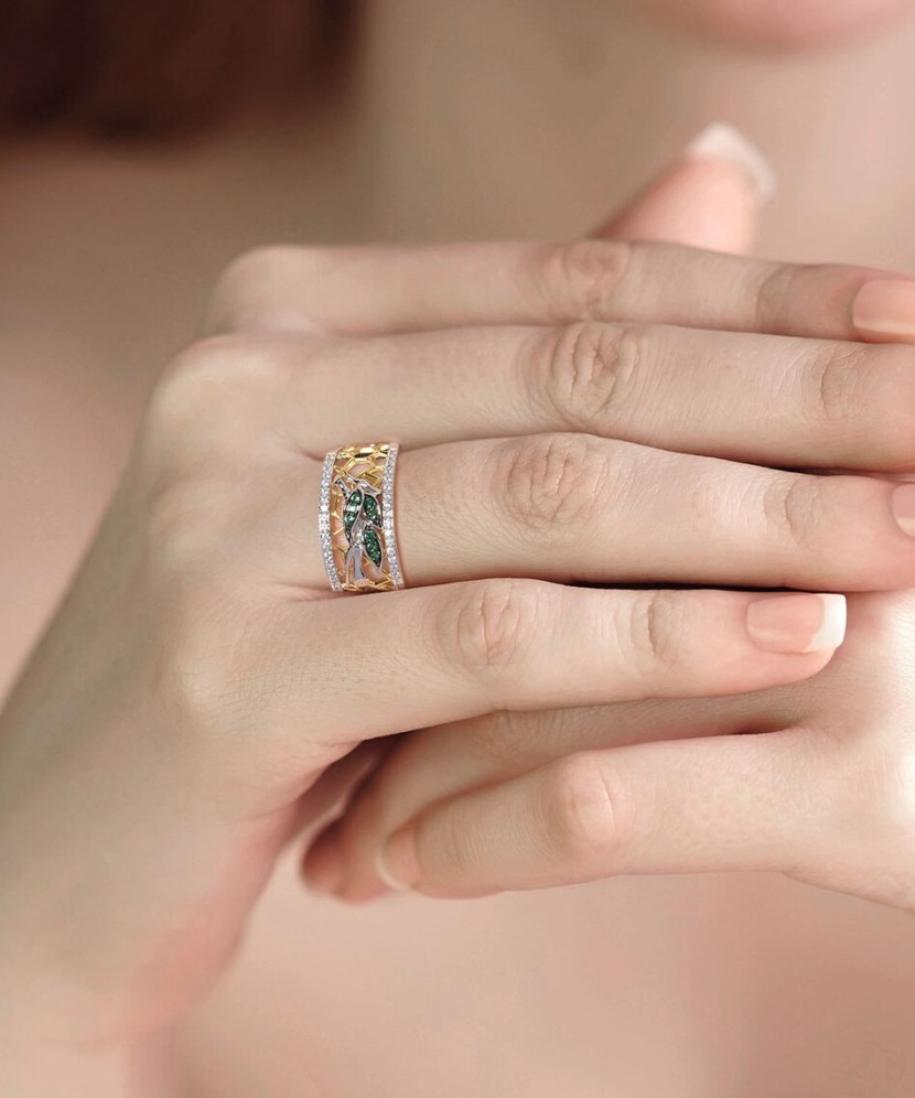 Hõbesõrmus tsirkoonidega