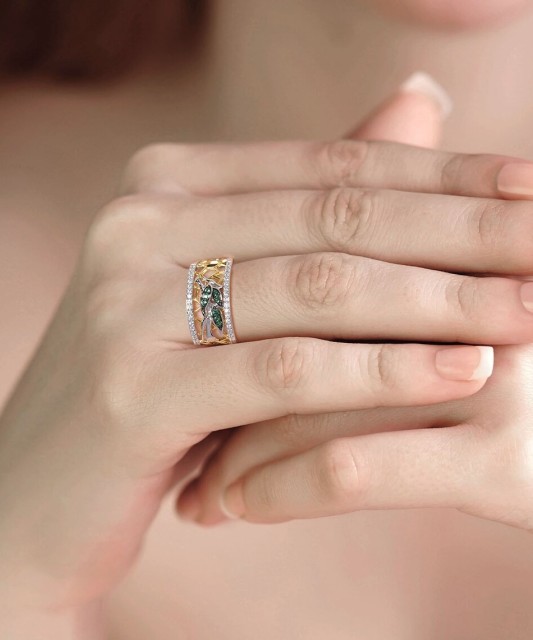 Кольцо из серебра с фианитами