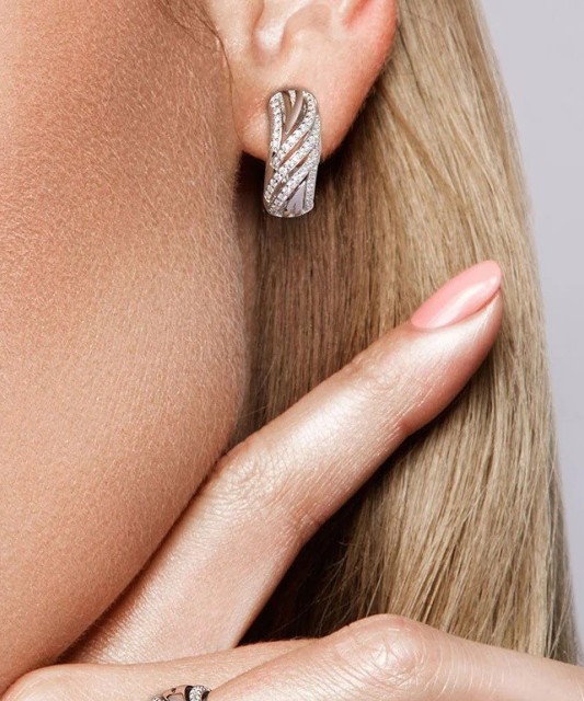 Hõbekõrvarõngad tsirkoonidega