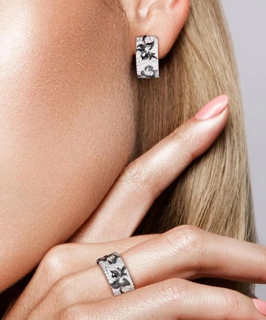 Hõbesõrmus tsirkoonidega