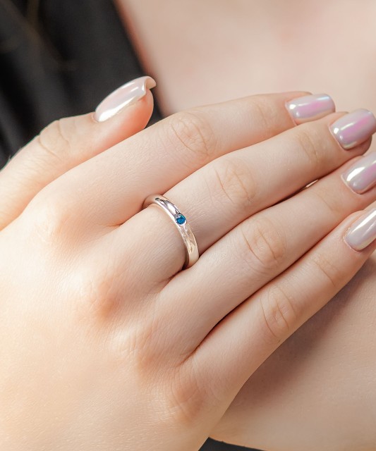 Hõbesõrmus tsirkooniga