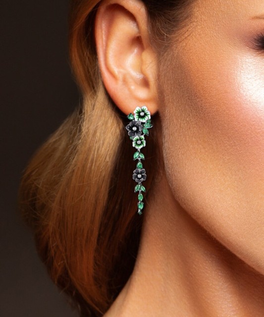 Hõbekõrvarõngad tsirkoonide, spinellide ja emailiga