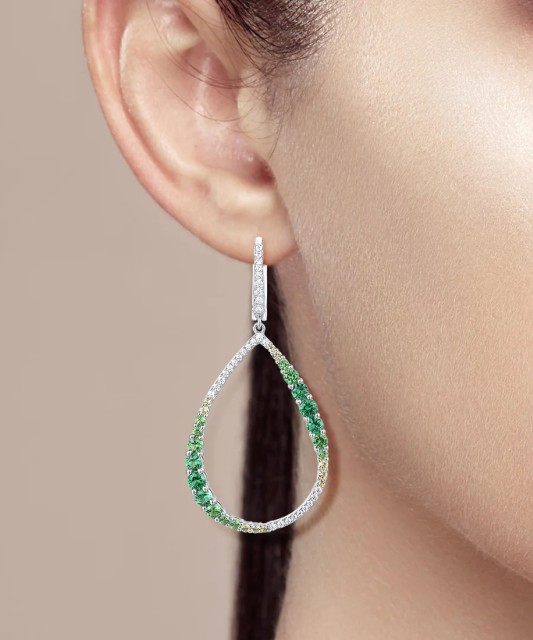 Hõbedast kõrvarõngad tsirkoonide ja spinellidega