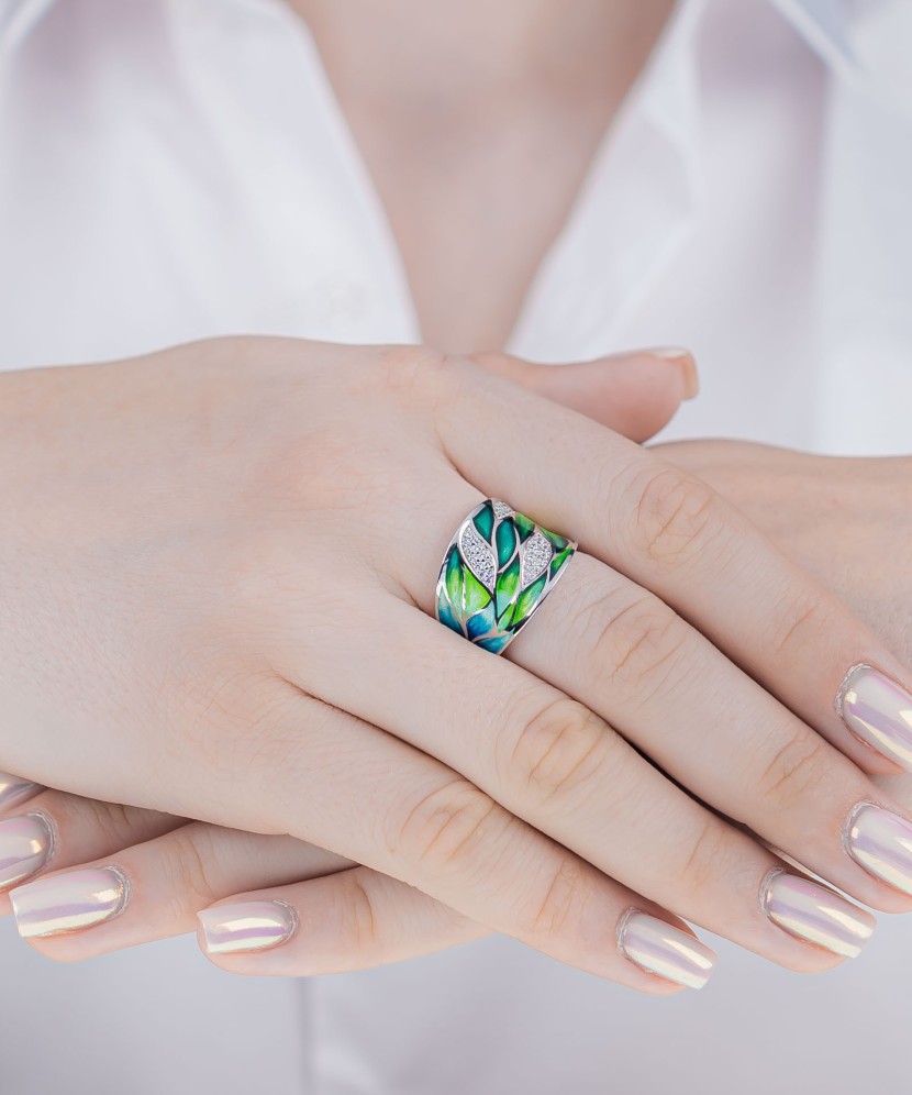 Hõbesõrmus emailiga ja tsirkooniga