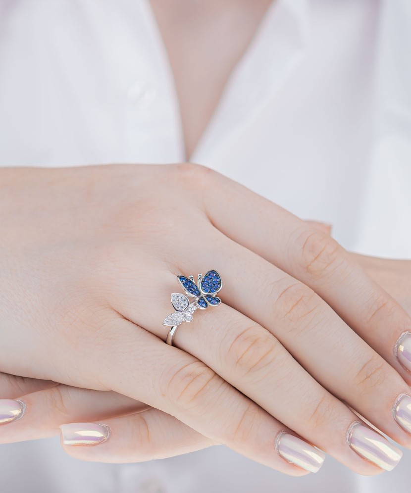 Hõbesõrmus tsirkoonidega  "Liblikas"