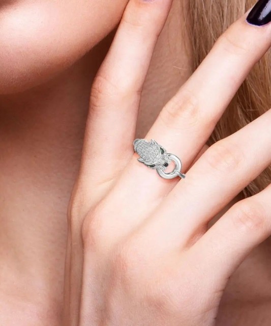 Серебряное кольцо со шпинелями и цирконами