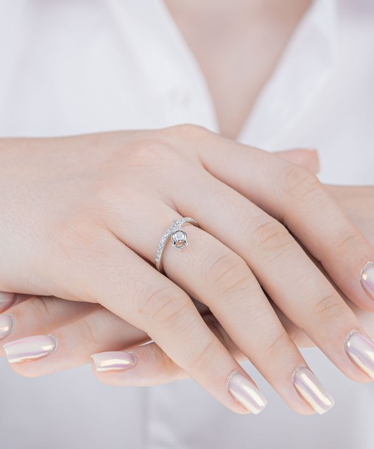 Кольцо из серебра с фианитами