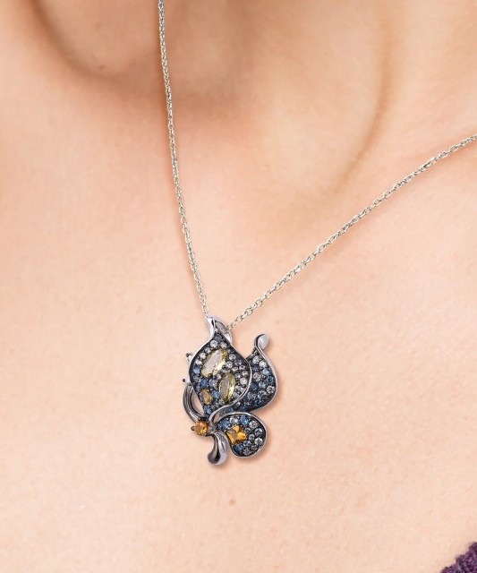 Подвеска из серебра со шпинелями и фианитами "Бабочка"
