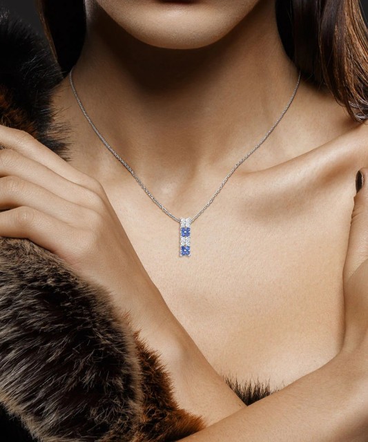 Hõbedast ripats tsirkoonidega