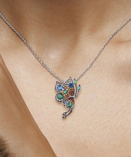 Hõbedast ripats tsirkoonidega ja spinellid "Liblikas"