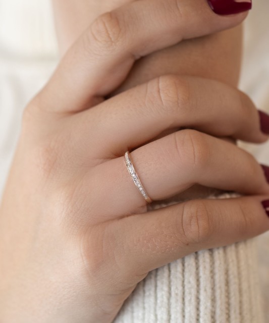 Kuldsõrmus teemantidega