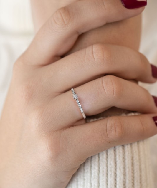 Kuldsõrmus Briljandiga