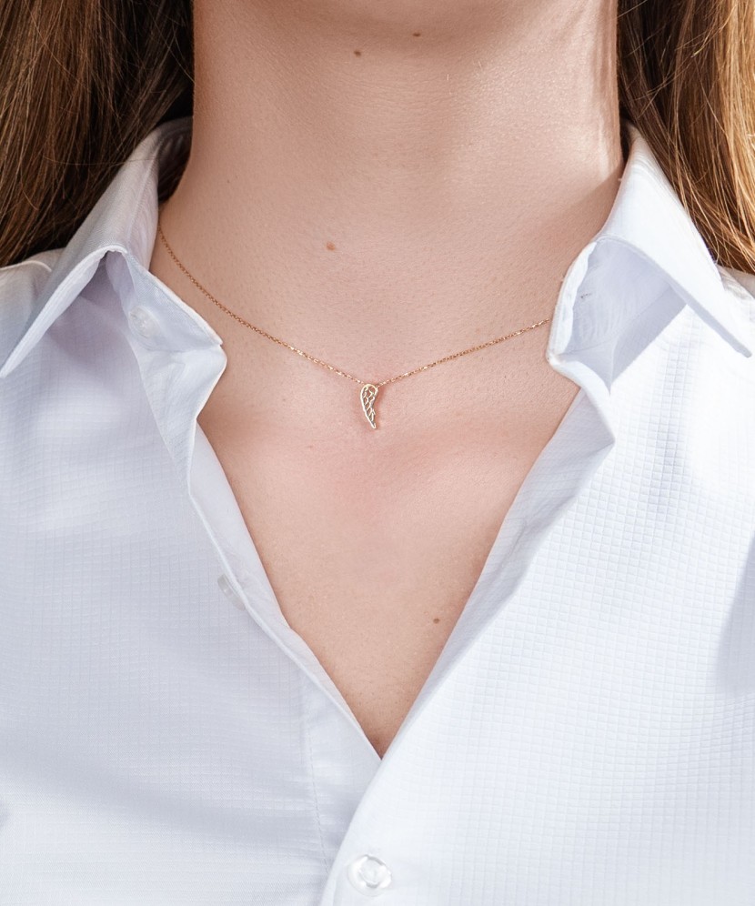 Kuldne kett ripatsiga "inglitiib"