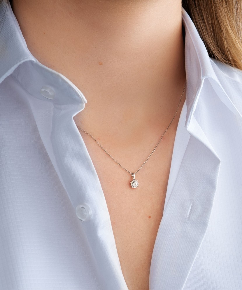 Valgest Kullast Ripats Teemantidega