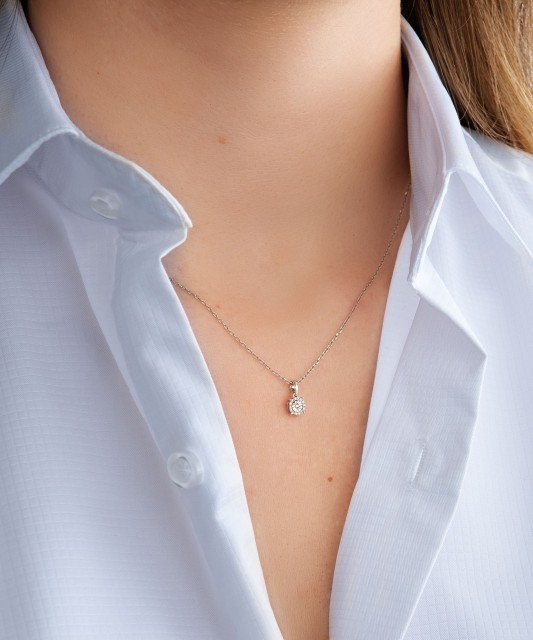 Valgest Kullast Ripats Teemantidega