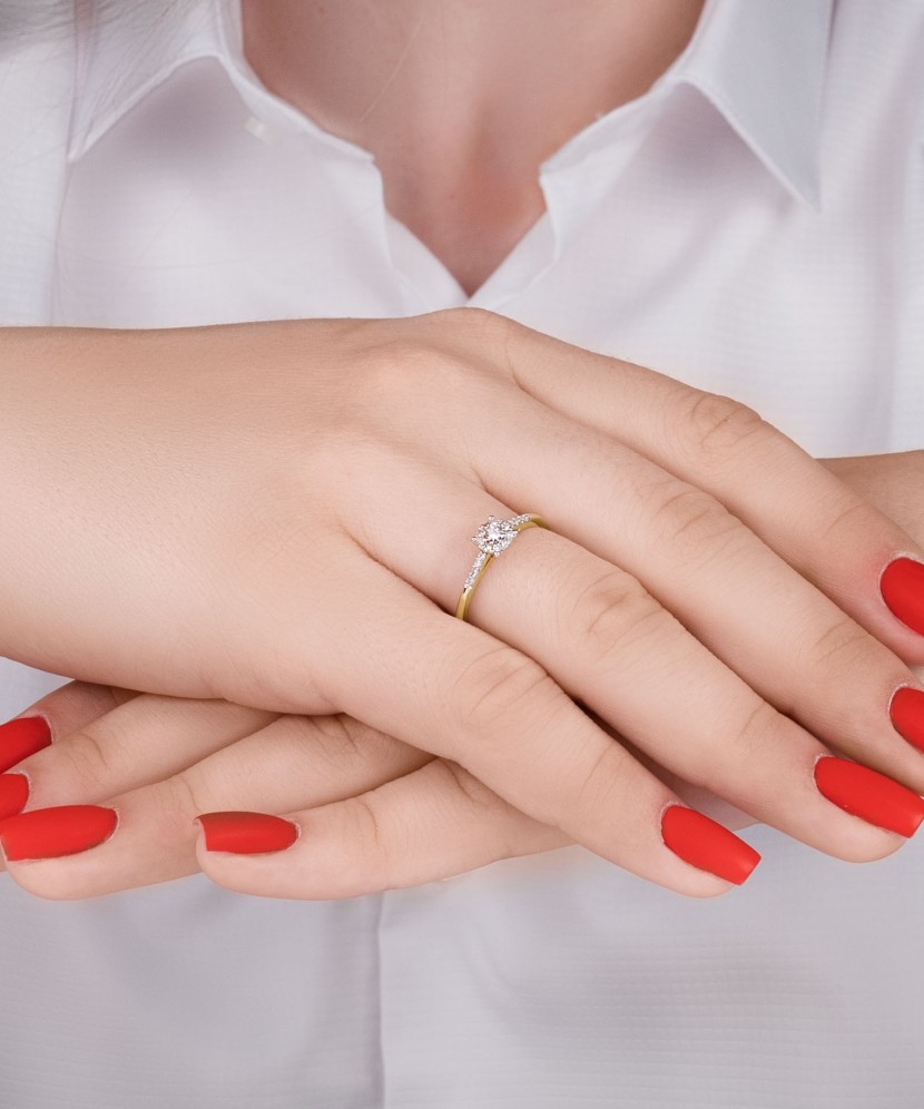 Kollasest Kullast Sõrmus Teemantide