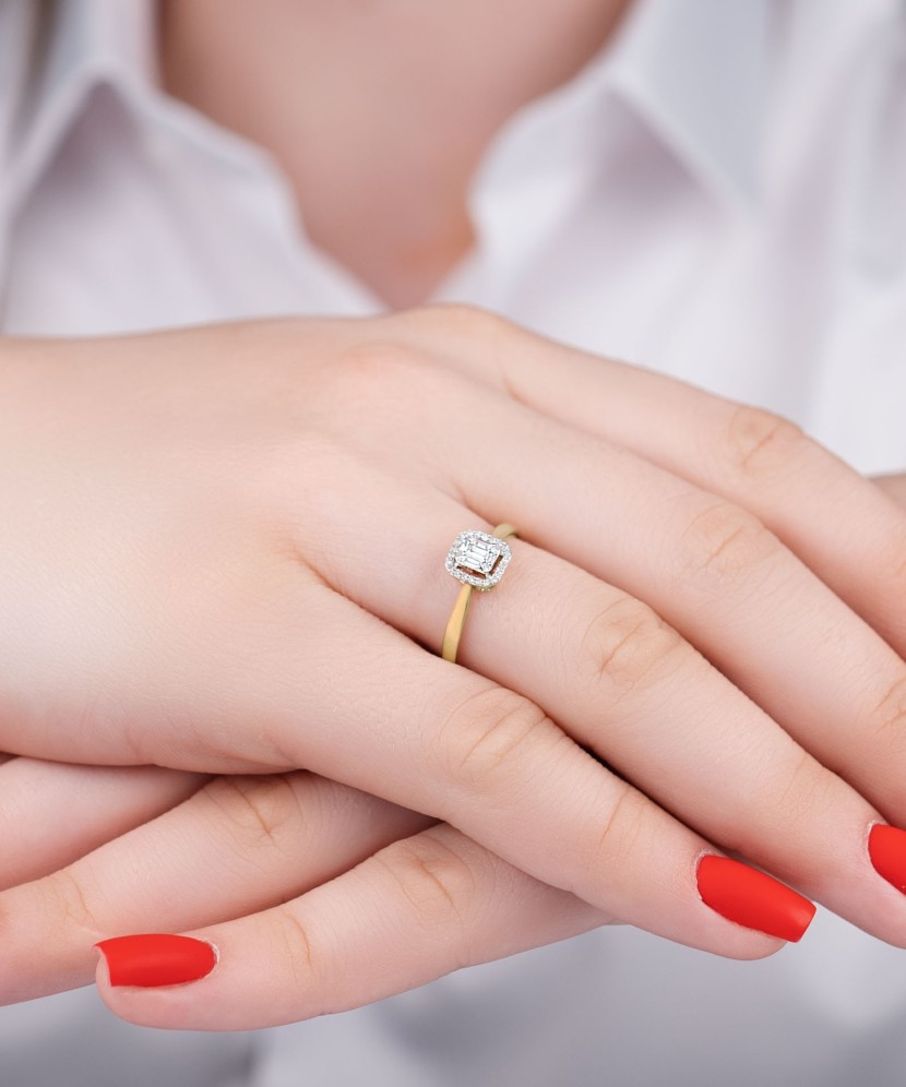 Kollasest Kullast Sõrmus Teemantide