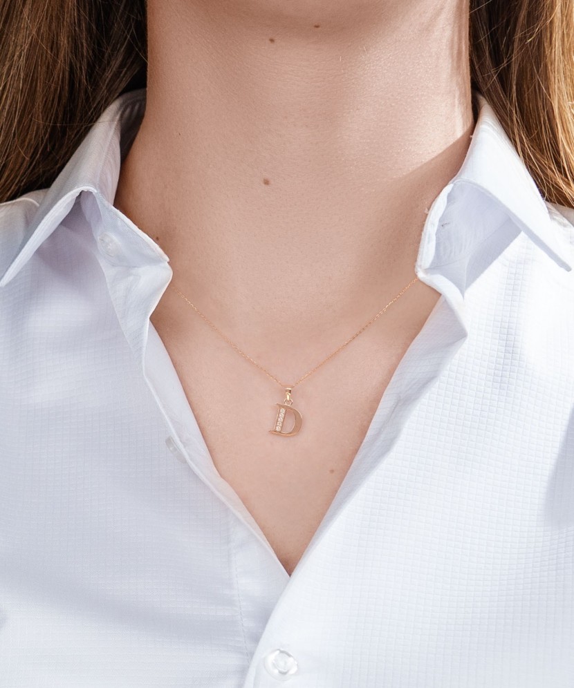 Kuldripats tsirkoonidega täht D