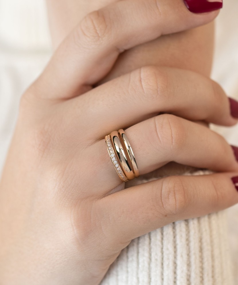 Kuldsõrmus tsirkoonidega