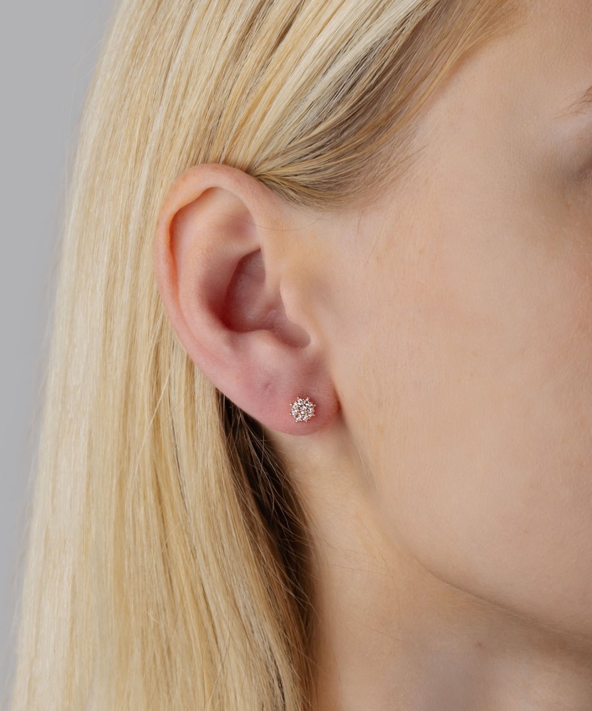 Kuldkõrvarõngad tsirkoonidega "Lilled"