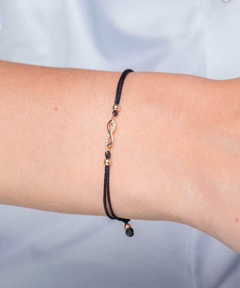 Mustast Lõngast Käevõru Kuldripatsiga "Lõpmatus"