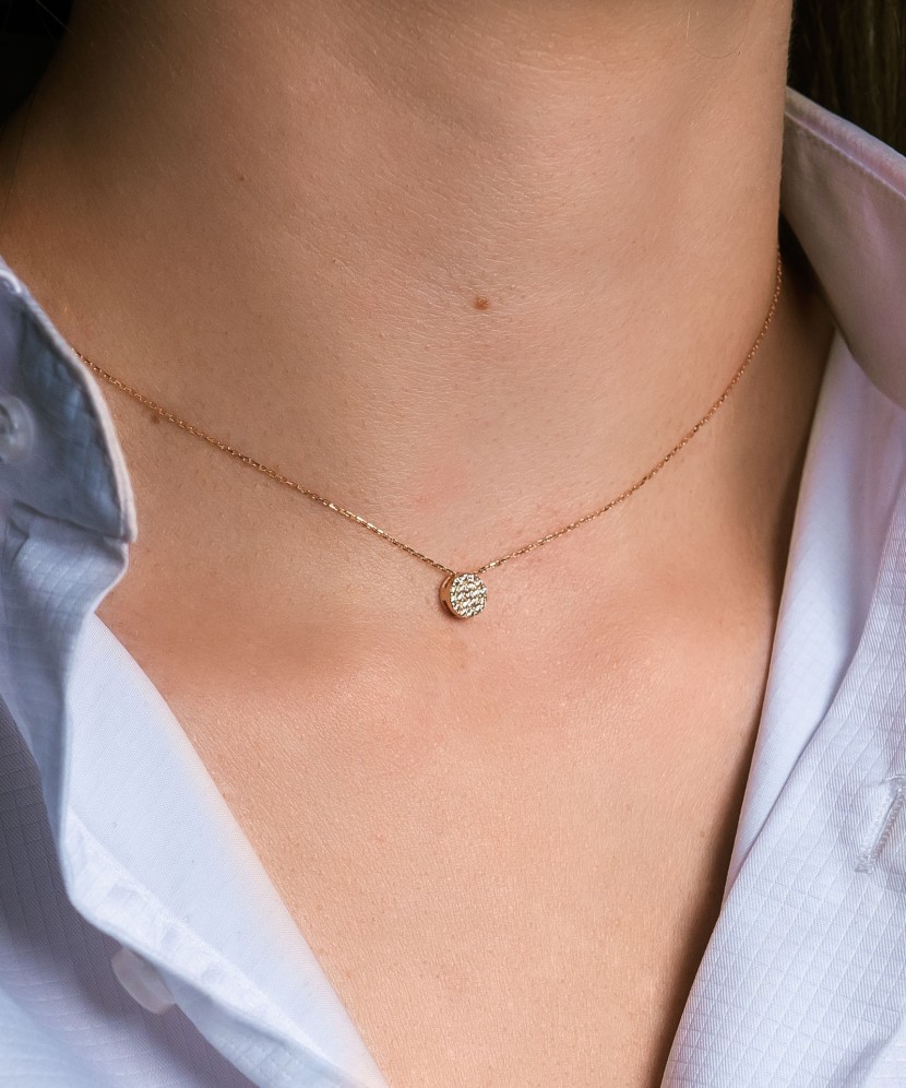 Kuldkett Tsirkoonist Ripatsiga