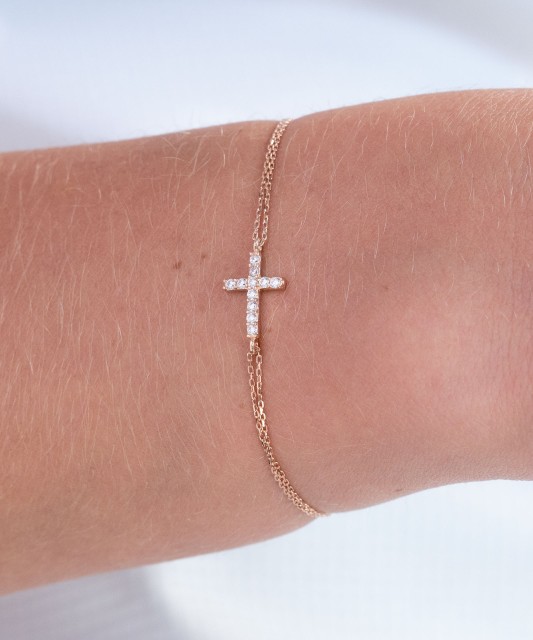 Kuldkäevõru tsirkooniga "Rist"