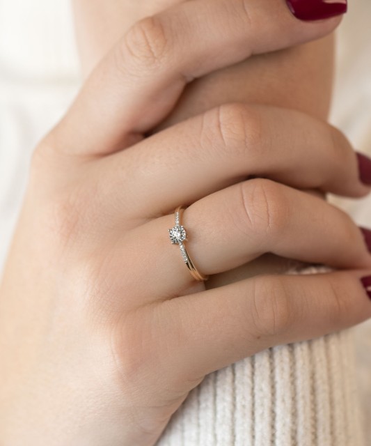 Золотое кольцо с бриллиантами