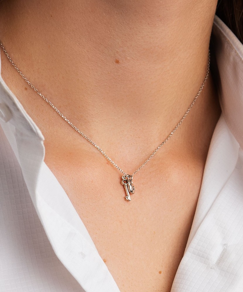 Hõbekett ripatsiga "lukk"