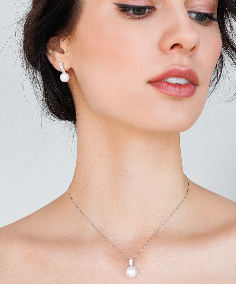 Серьги из серебра с жемчугом и цирконами