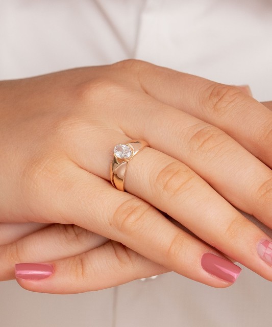 Золотое кольцо с цирконом