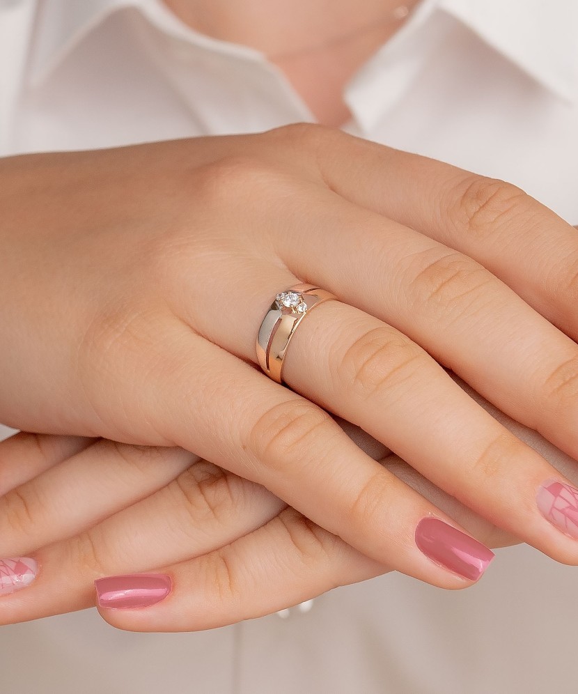 Kuldsõrmus tsirkoonidega Goldinga T14201A374