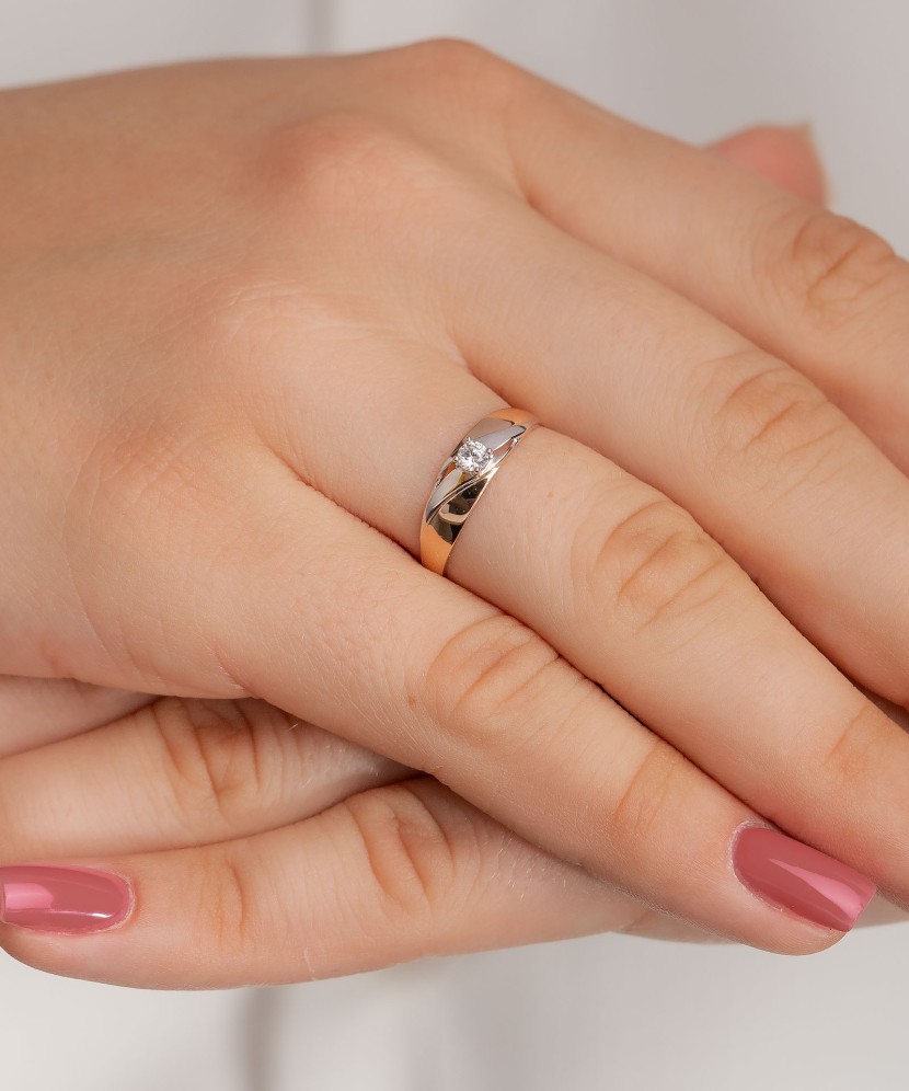 Золотое кольцо с цирконом