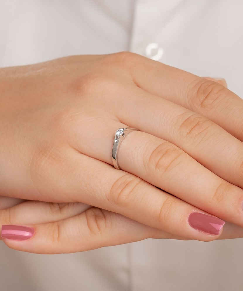 Valgest kullast sõrmus tsirkooniga Goldinga T30201428