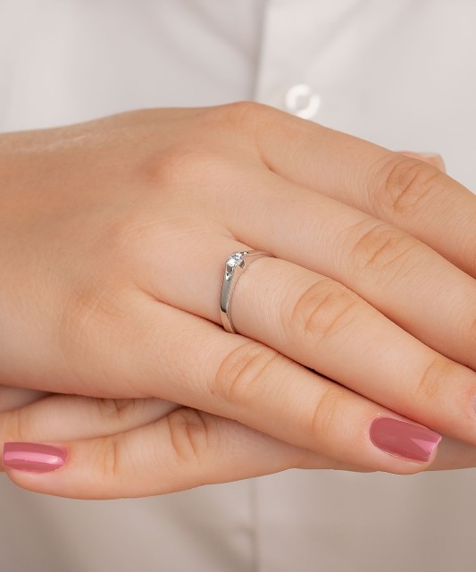 Valgest kullast sõrmus tsirkooniga Goldinga T30201428