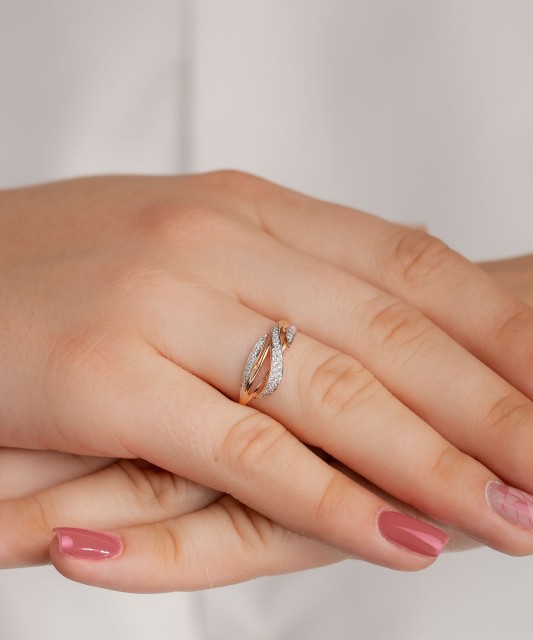 Золотое кольцо с цирконом