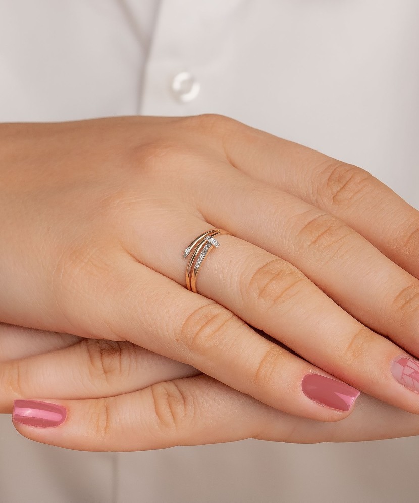 Золотое кольцо с цирконами