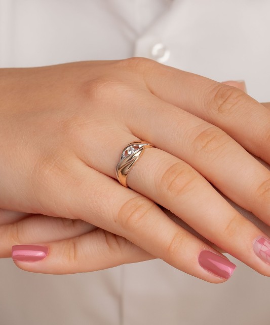 Золотое кольцо с цирконом