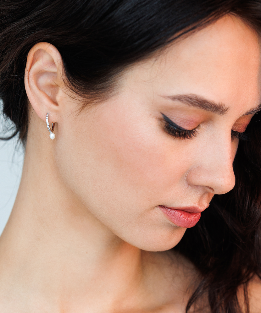 Hõbekõrvarõngad pärlite ja tsirkoonidega