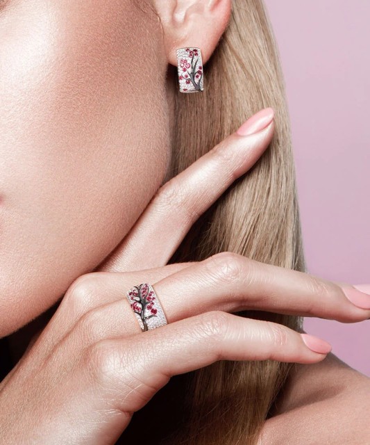 Hõbedast kõrvarõngad tsirkoonide ja spinellidega